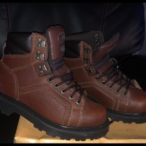 Steel toe work boots